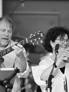 Sonja und Wulli Kulturelle Veranstaltung im Rinklin Weidengarten